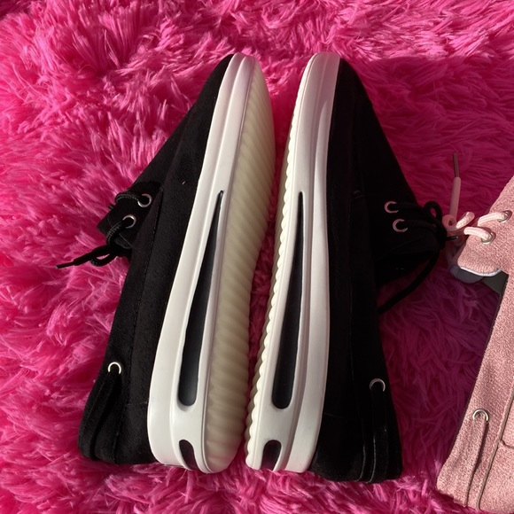 Two pair lot of lightweight sneakers, one blush the other black, size EU41 US10 - Picture 10 of 12